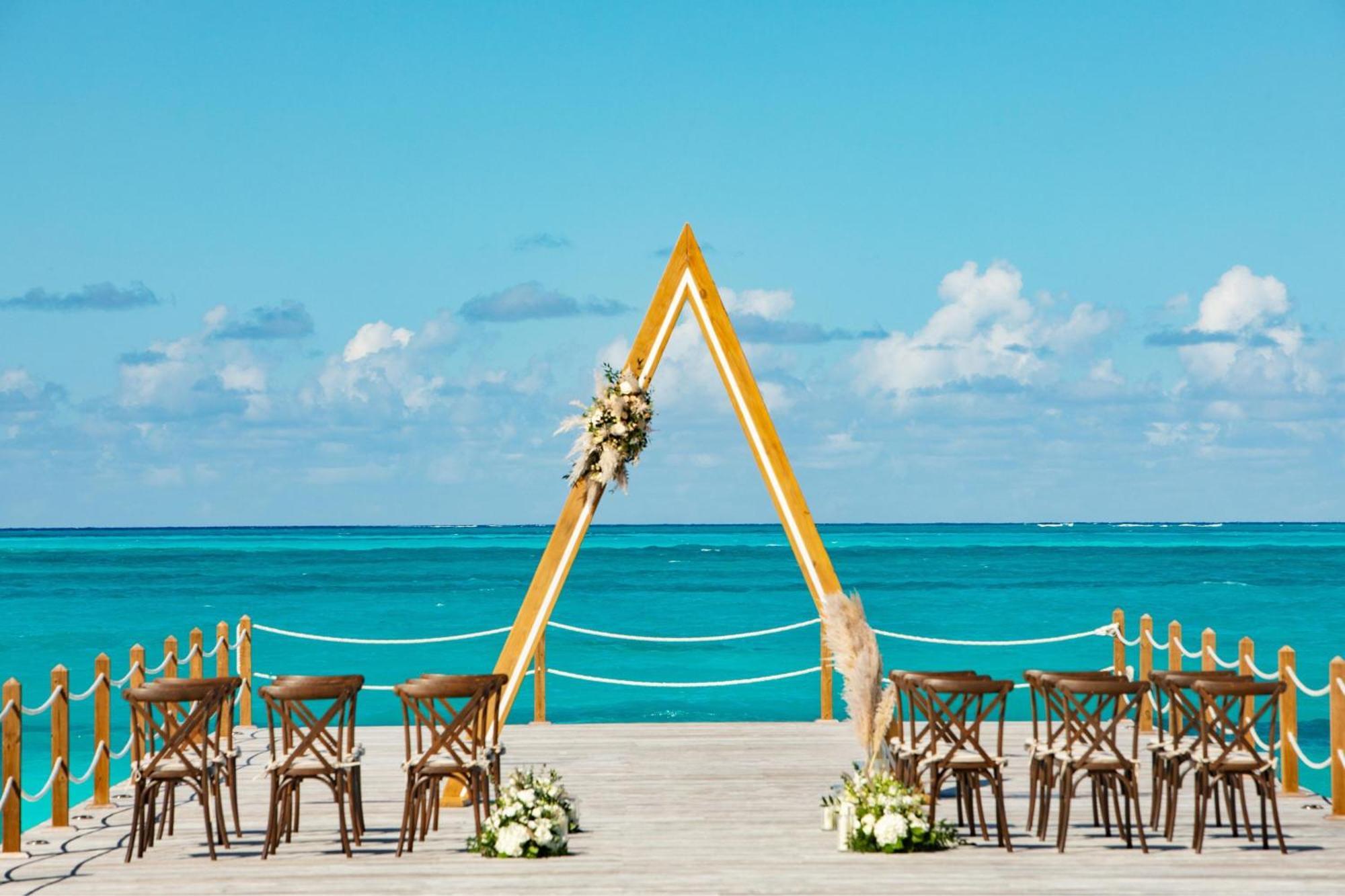 Отель The Ritz-Carlton, Turks & Caicos Грейс-Бэй Экстерьер фото